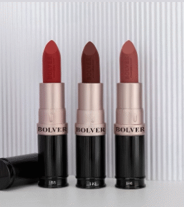 حمر شفاه بولفيرلون غني وثابت من أول لمسة 💄
تركيبة ناعمة وكريمية تعطيك تغطية مثالية بدون جفاف، وثبات يدوم لساعات مع إحساس مريح على الشفايف.
اختيارك الأمثل لإطلالة أنيقة وجذابة في كل وقت ✨