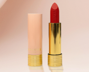 💄 لب ستيك مس دعاء من BOLVERلون أنيق ولمسة فخمة تكمّل جمالك في كل وقت ✨
تركيبة ناعمة تنساب على الشفاه، تغطية مثالية من أول تمريرة، وثبات يطوّل مع إحساس خفيف ومريح 💋
ألوان راقية تناسب الإطلالات اليومية والمناسبات الخاصة بدون ما تنشف الشفاه 🌸

✔ ملمس مخملي
✔ لون غني وواضح
✔ ثبات ممتاز
✔ مريح على الشفاه