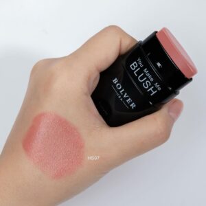 🌸 بلاشر كريمي ستك – لمسة طبيعية وإشراقة تدوم! أضفي لمسة حيوية على خديك مع BOLVER Creamy Stick Blusher سهل التطبيق، يندمج بسلاسة مع البشرة، ويمنحك إشراقة طبيعية ودافئة. مميزاته: • تركيبة كريمية ناعمة وسهلة الدمج. • يمنح الخدين لوناً طبيعيًا يدوم لساعات. • مناسب لجميع أنواع البشرة ويضفي إشراقة صحية. • لا يترك خطوط أو طبقات غير مرغوبة. • تصميم ستك عملي لتطبيق سريع في أي وقت