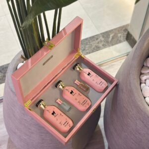 ✨ بوكس الفخامة ✨ من براند الوشق للعطور 💎 "وتين".. سر الأناقة والرقي في علبة وحدة 🎀 📦 يتكون البوكس من: 🌸 3 عطور فاخرة 🌸 2 توله مسك راقية تصميم أنيق.. رائحة تخطف الأنفاس.. هدية مثالية لك أو لأحبابك 💖 💫 مع بوكس وتين.. عطرك يحكي عنك