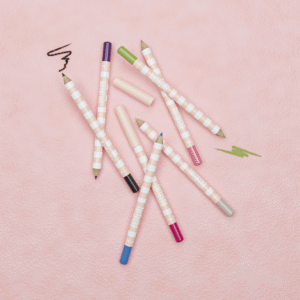 اقلام الشفاه و العين