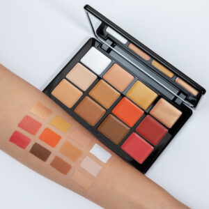 باليت احترافية تجمع كل درجات الكونسيلر والكونتور في علبة وحدة! تركيبتها كريمية، تندمج بسهولة وتعطي تغطية ناعمة وموحّدة بدون ما تحسي بثقل. ألوانها متناسقة تساعدك في الإضاءة، التصحيح، والكونتور بكل سهولة… perfect لروتينك اليومي أو اللوك الاحترافي! ✨💛