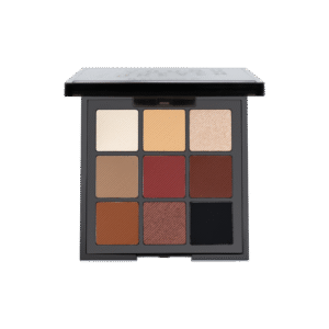 بايليت ظلال BOLVER – 9 ألوان درجات مطفية ولمعة، ناعمة وتندمج بسهولة، وثباتها عالي. تعطي لوك يومي وسهرات بحجم عملي وخفيف.