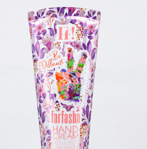 كريم فرفشة نعومة من أول لمسة وترطيب يدوم طول اليوم 🌸 قوامه خفيف، يمتص بسرعة، ويخلي يديك ناعمة وريحتها حلوة بدون أي دهنية 🤍 اختيارك اليومي ليدين مرتبة، ناعمة، وأنيقة 🌿 للدلال اللي تستاهليه 💅✨