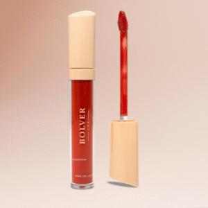 استون سائل بتركيبة خفيفة ولمسة ناعمة تمنح الشفاه لوناً جذاباً ومتناسقاً 💄 يجف بثبات مريح دون إحساس بالجفاف، ليبقى اللون أنيقاً لساعات طويلة ✨ اختيار مثالي لإطلالة هادئة وجذابة في كل الأوقات 🌷